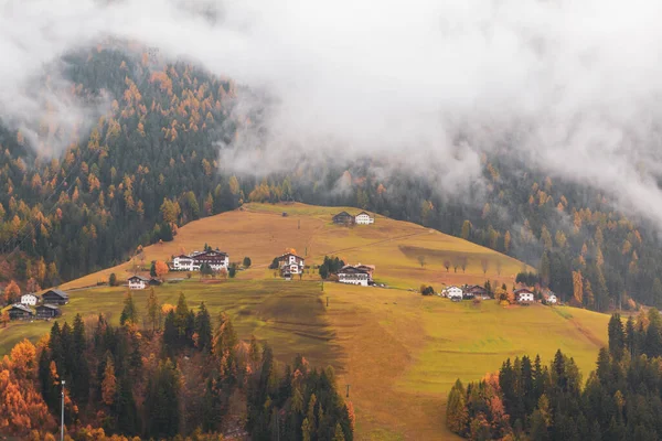 Belle Automne Colore Colline Dans Village Santa Maddalena Près Des — Photo