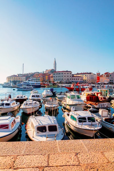 Cidade Acolhedora Tranquila Rovinj Com Belas Casas Coloridas Península Ístria — Fotografia de Stock