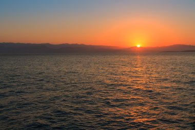 Korfu sahilde güzel gündoğumu