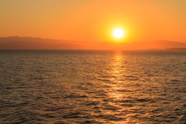 Korfu sahilde güzel gündoğumu