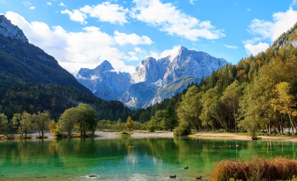 Güzel Jasna gölde Kranjska Gora