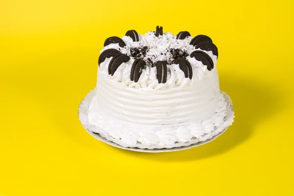 Sabroso pastel de cumpleaños cremoso — Foto de Stock