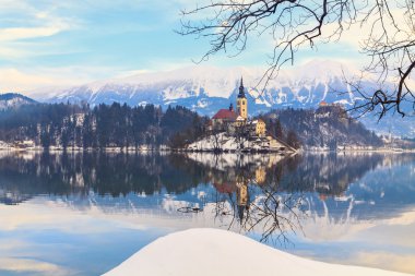 bled Gölü'nün kış manzarası