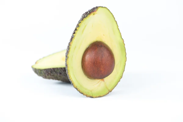 Avocadofrucht auf weiß — Stockfoto