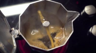 İtalyan Kahve Makinesi Üst Görünümü