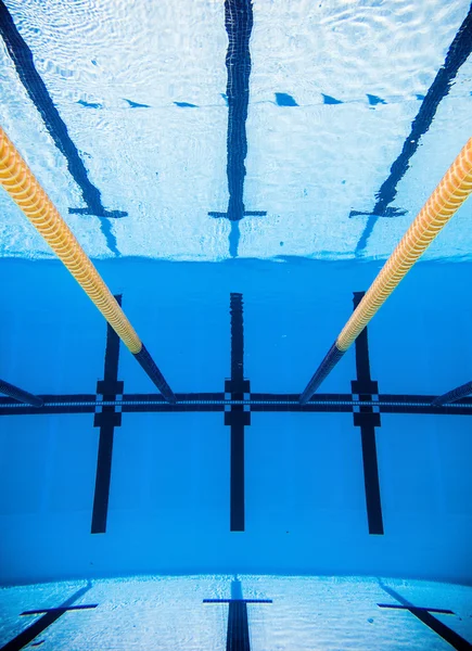 Prázdné 50m venkovní bazénu pod vodou — Stock fotografie