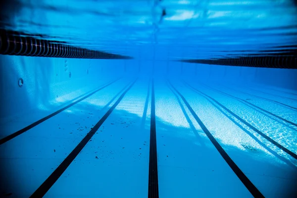 Piscina all'aperto olimpica vuota da 50m sott'acqua — Foto Stock