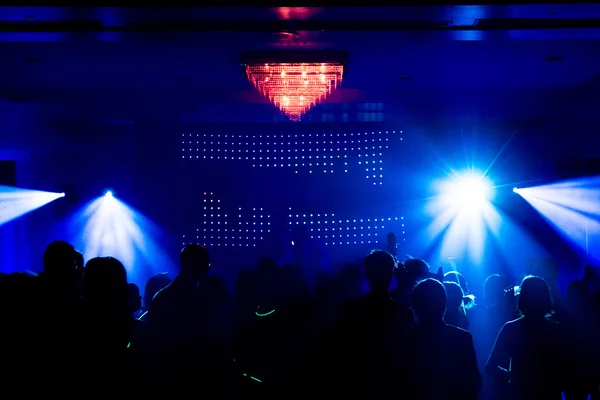 Multitud durante una recepción de fiesta o boda —  Fotos de Stock