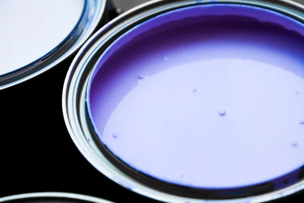 Voller violetter Farbtopf — Stockfoto