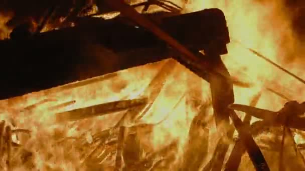 房子和家具燃烧 — 图库视频影像