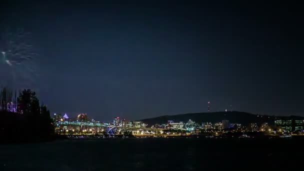 Fuegos artificiales de Montreal por la noche — Vídeos de Stock