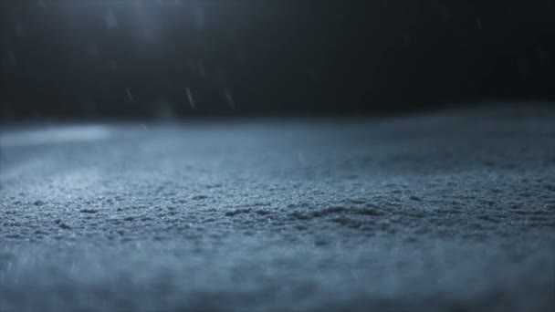 Tormenta de nieve 4K durante una noche muy oscura de invierno — Vídeos de Stock