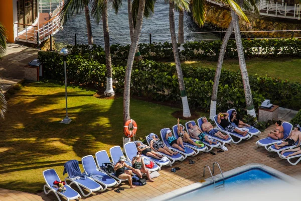 Decameraon akvaryum otel San Andres adasında havuz — Stok fotoğraf