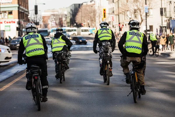 Four Cops using Bike for Fast and easy Moving. — Stock Photo, Image