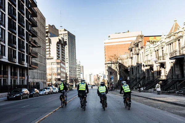 Four Cops using Bike for Fast and easy Moving. — Stock Photo, Image