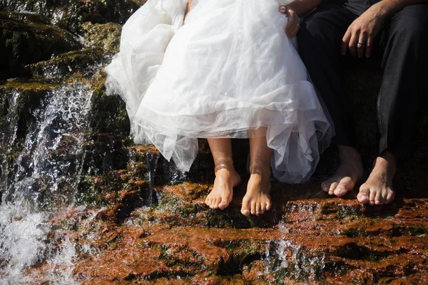 Mariée et marié pieds nus Gros plan — Photo