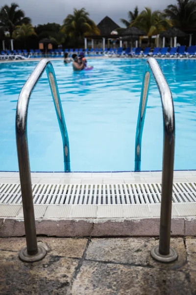 Scala della piscina Primo piano — Foto Stock