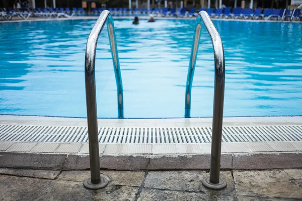 Scala della piscina Primo piano — Foto Stock