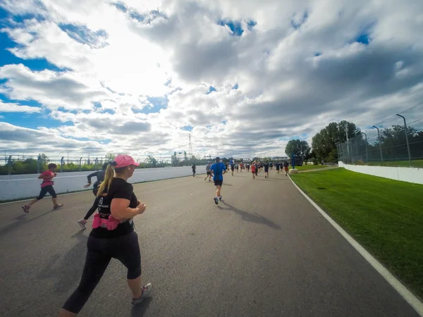 Maratón de Montreal desde la vista de un corredor . — Foto de Stock