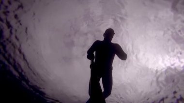 Çok sakin bir nefes-up önce dalış yaparken Freediver