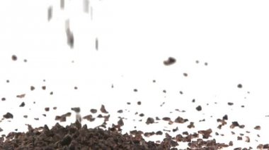 180 fps süper ağır çekim kakao Nibs beyaz yüzeye düşüyor