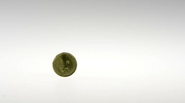 Beyaz bir arka plan üzerinde 180fps süper ağır çekim Loonie iplik