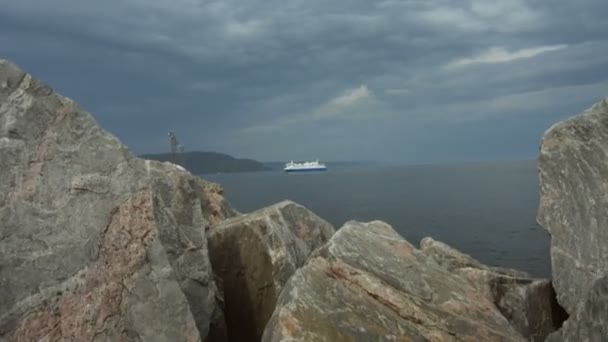 Sept-iles Fähre nähert sich dem Hafen — Stockvideo