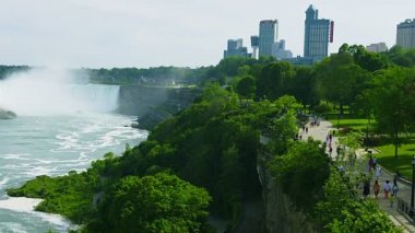 Niagara Falls ve Şehir Manzaralı