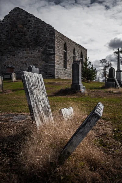 Vecchio cimitero irlandese abbandonato — Foto Stock