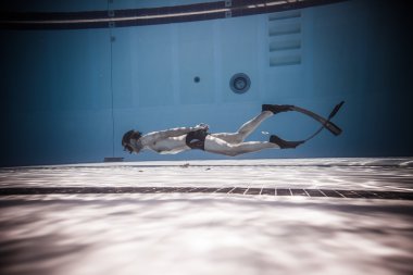 Sualtı yüzgeçleri Freediver performansı ile dinamik