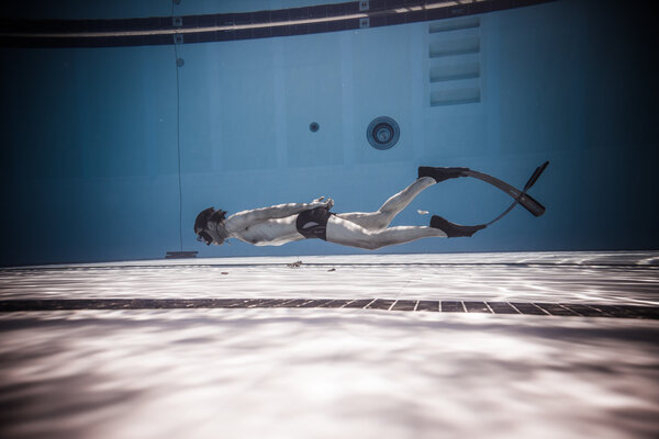 Dynamic with Fins Freediver Performance from Underwater