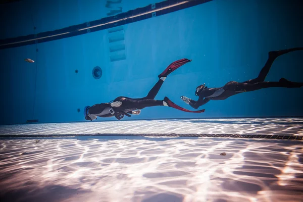 Dynamic with Fins Freediver Performance from Underwater — Stok Foto