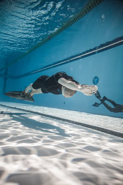 Freediver Dynamic with Monofin Performance from Underwater — Stock Photo, Image