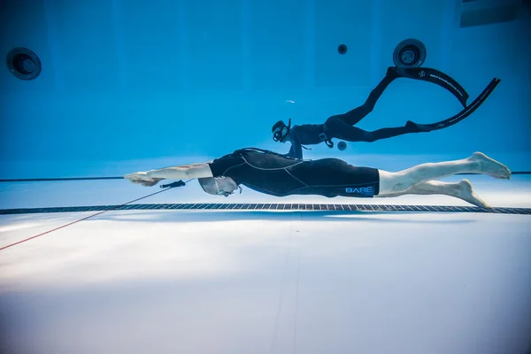 Dynamic no Fins Freediver during Performance from Underwater — Stock Photo, Image
