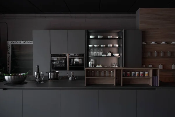 Led Işıklandırmalı Siyahlı Modern Mutfak — Stok fotoğraf