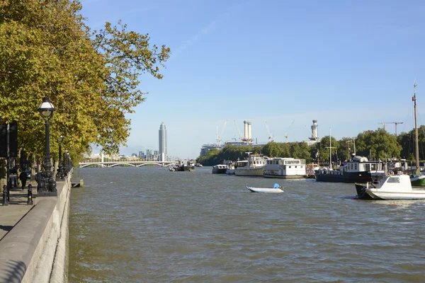 Rivier de Theems bij Chelsea, Londen, Engeland — Stockfoto