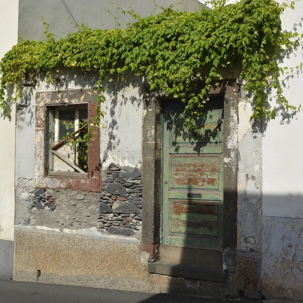 Casa desutilizada no Funchal, Madeira, Portugal — Fotografia de Stock