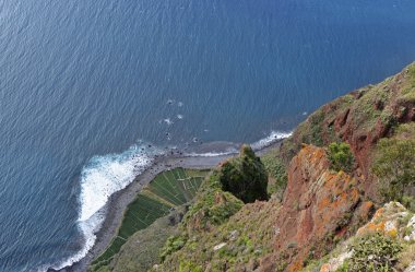 Cabo Girao Madeira, Portekiz üzerinden aşağı görüntülemek