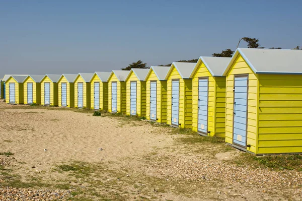 Cabanas Praia Coloridas Amarelas Azuis Beira Mar Littlehampton West Sussex — Fotografia de Stock