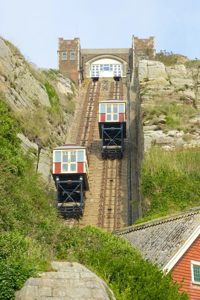 Cliff bergbanan vid Hastings. England — Stockfoto