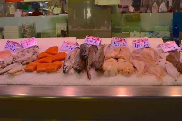 Verse vis in de centrale markt, Valencia, Spanje — Stockfoto
