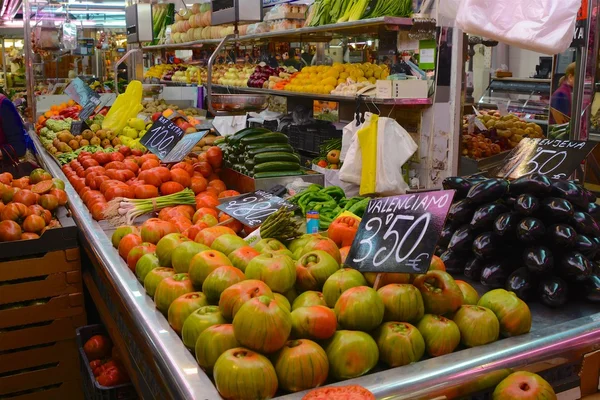 Greengrocer di Pasar Sentral, Valencia; Spanyol — Stok Foto