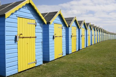 Plaj kulübe Bognor Seafront, Sussex, İngiltere'nin satır