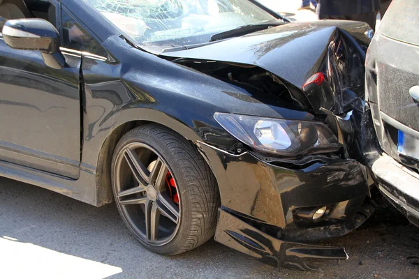 Acidente de carro, carro danificado — Fotografia de Stock