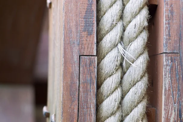 Wielki konopny liny na cewkę drewniane — Zdjęcie stockowe