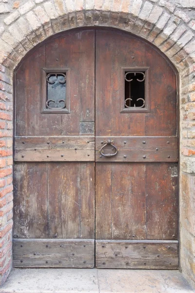 Vecchia porta o cancello in legno — Foto Stock