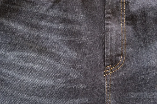Pièce pantalon jeans enfilé avec un cul de chalut — Photo
