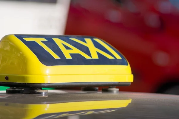 Zeichen oder Symbol einer Taxi-Nahaufnahme für das Auto — Stockfoto