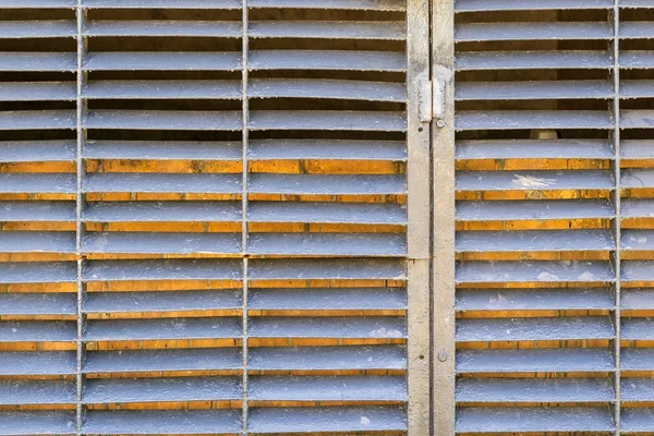 Staré vlnitá textura železa rolety špinavé barvy — Stock fotografie