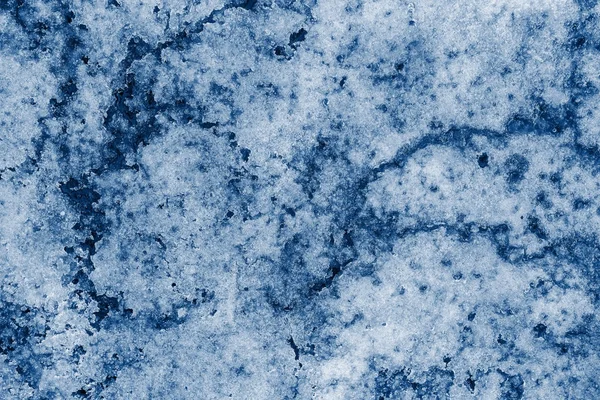 Břečku od kusy sněhu a ledu modré barvy — Stock fotografie